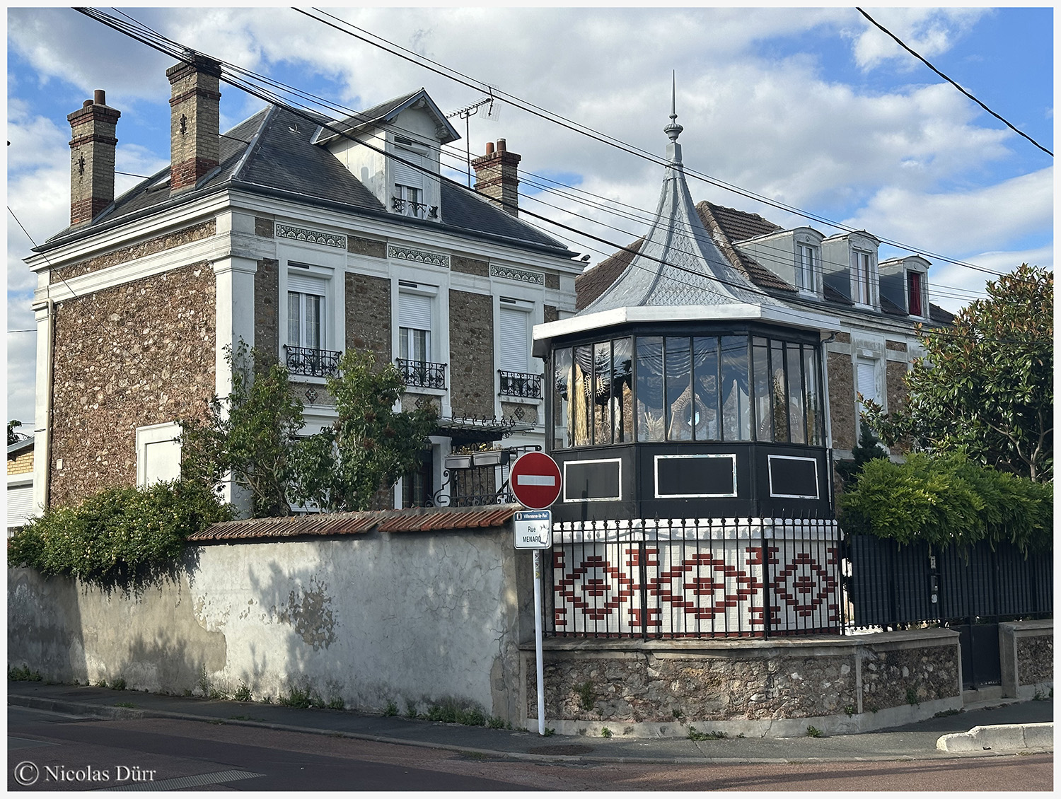Construction conçue à l'époque ou le sens de l'esthétique avait une signification et quand l'économique ne primait pas sur la beauté.