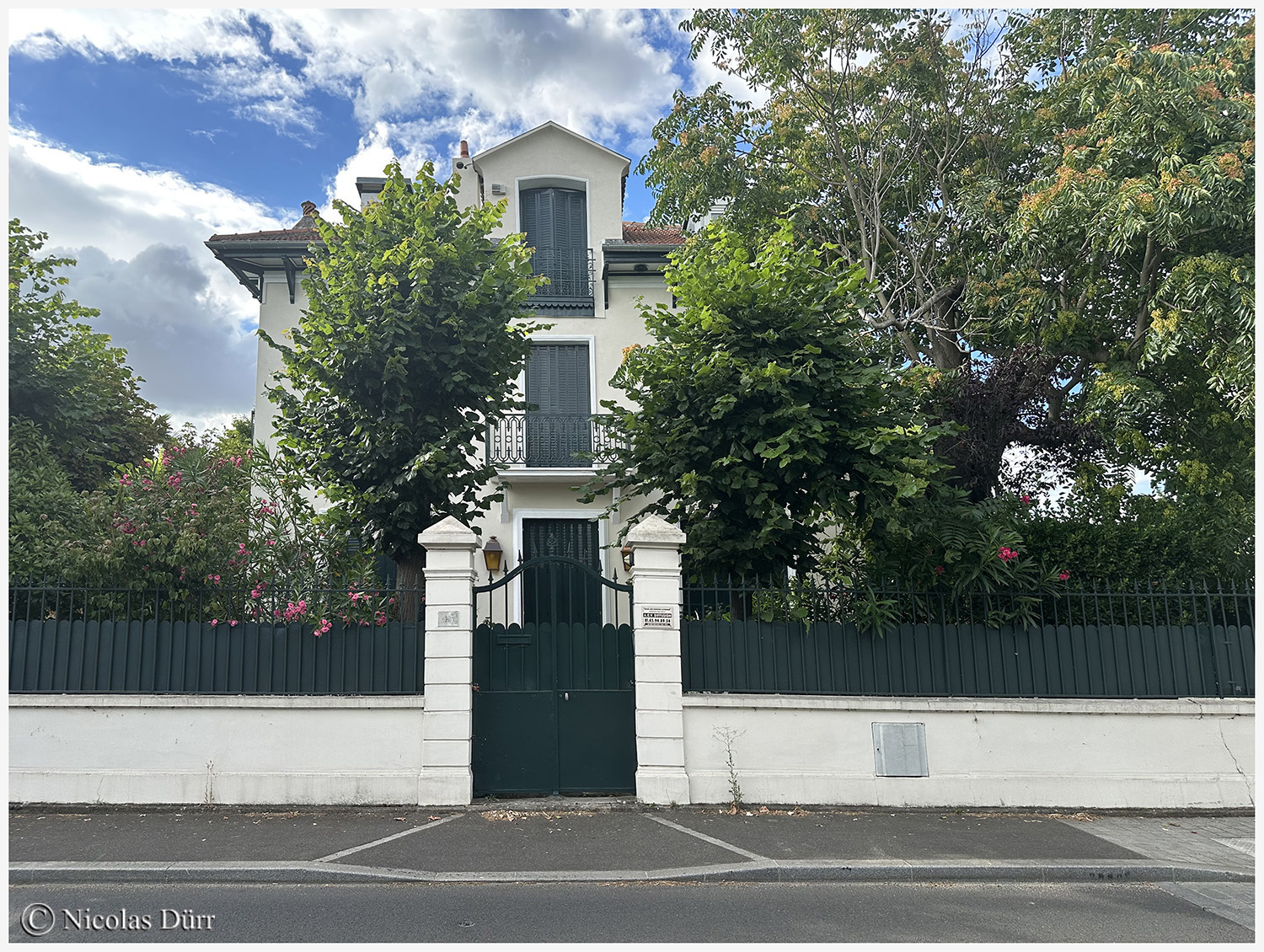 Construction conçue à l'époque ou le sens de l'esthétique avait une signification et quand l'économique ne primait pas sur la beauté.