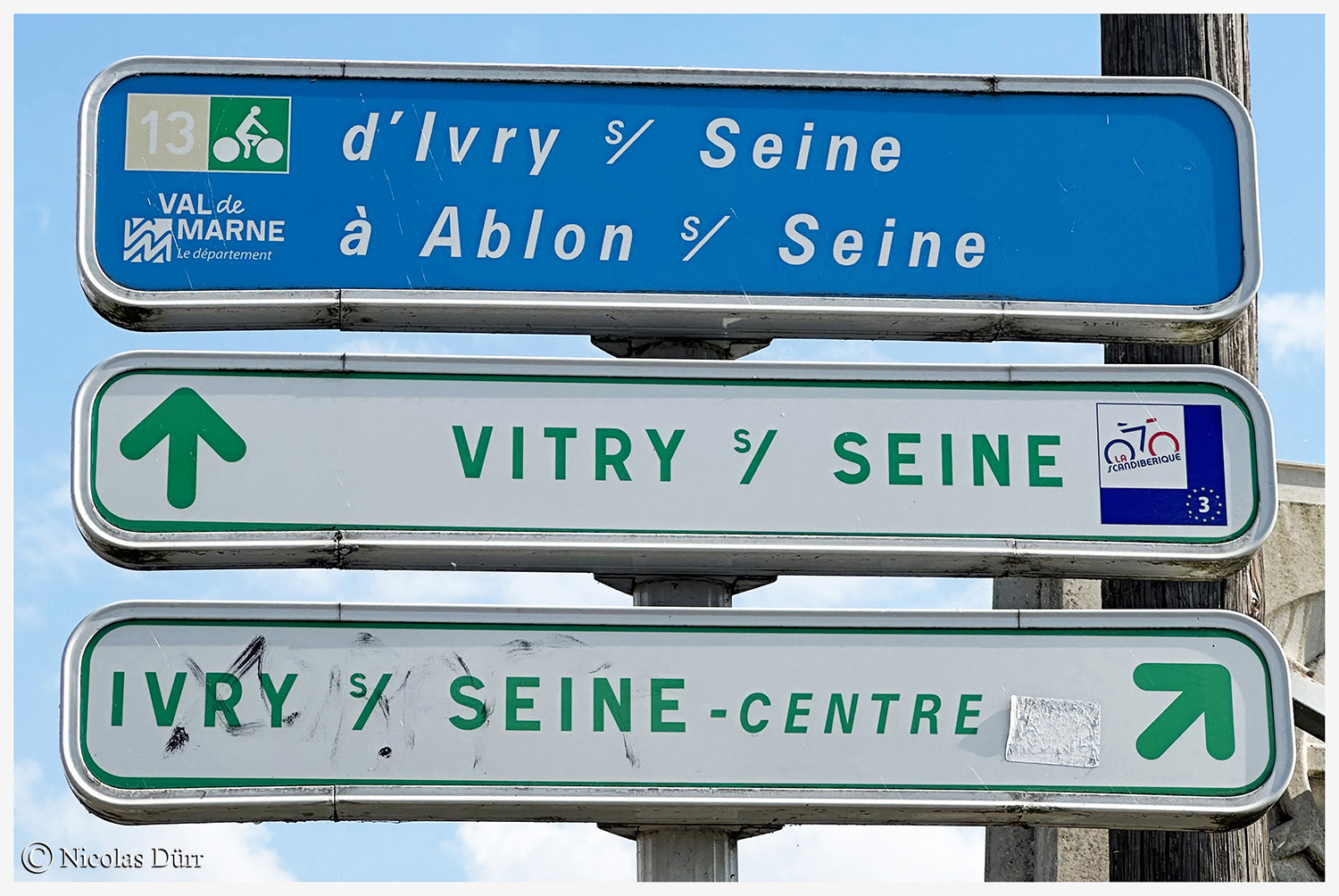 Balisage le long du parcours de l'Eurovélo 3 ou scandibérique au sud de Paris.